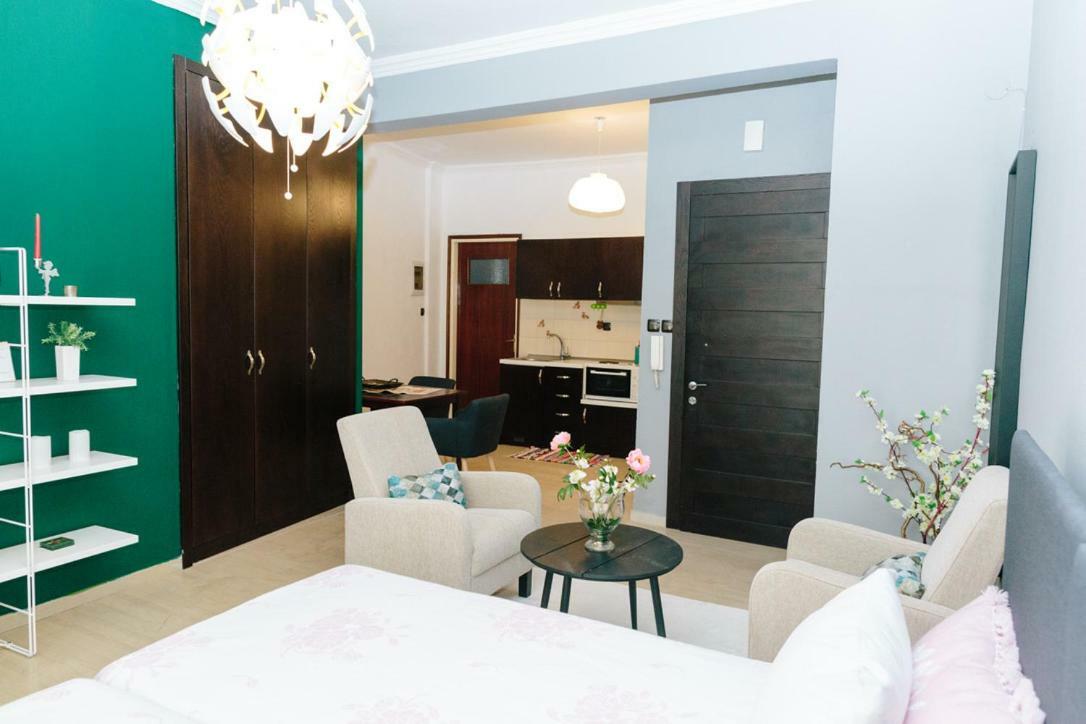Cosy Downtown Studio - Suite Komotiní Kültér fotó