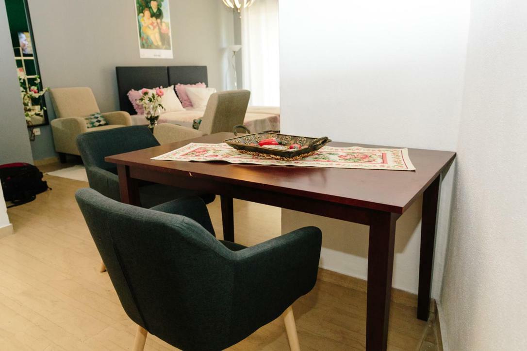 Cosy Downtown Studio - Suite Komotiní Kültér fotó