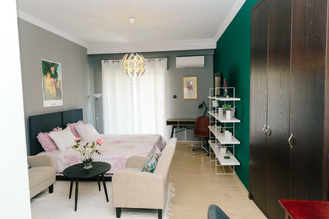 Cosy Downtown Studio - Suite Komotiní Kültér fotó