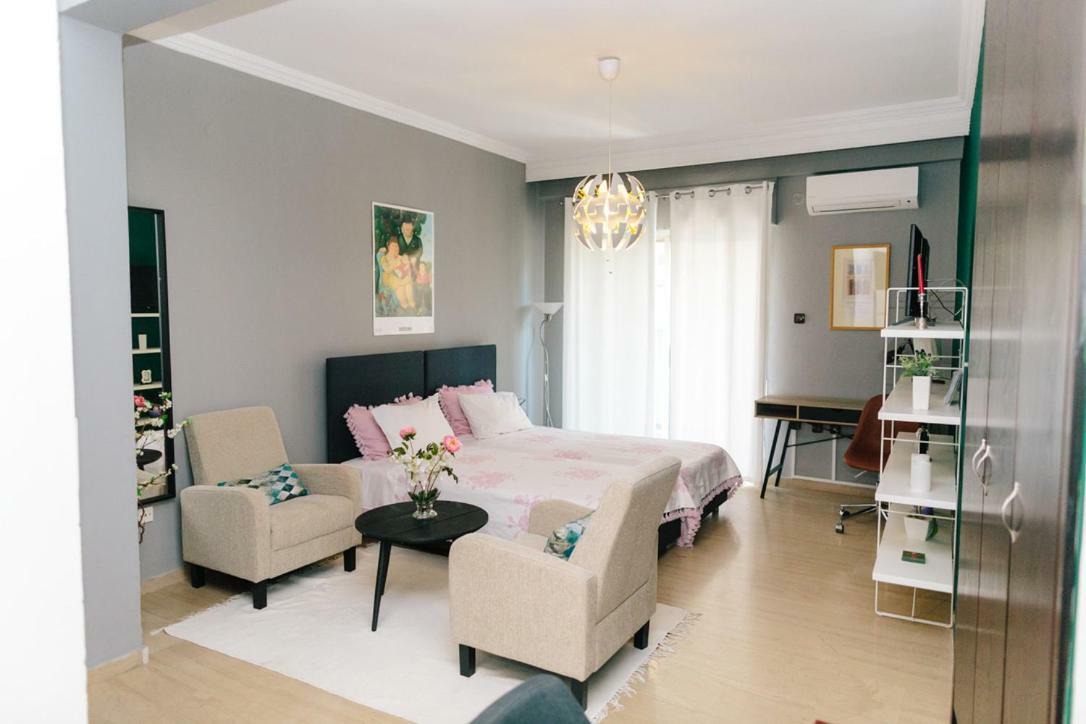 Cosy Downtown Studio - Suite Komotiní Kültér fotó