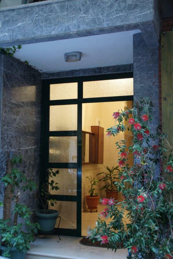 Cosy Downtown Studio - Suite Komotiní Kültér fotó